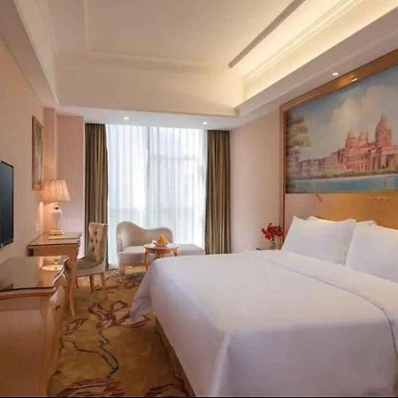Vienna Hotel Shenzhen Baoneng City Plaza Zewnętrze zdjęcie