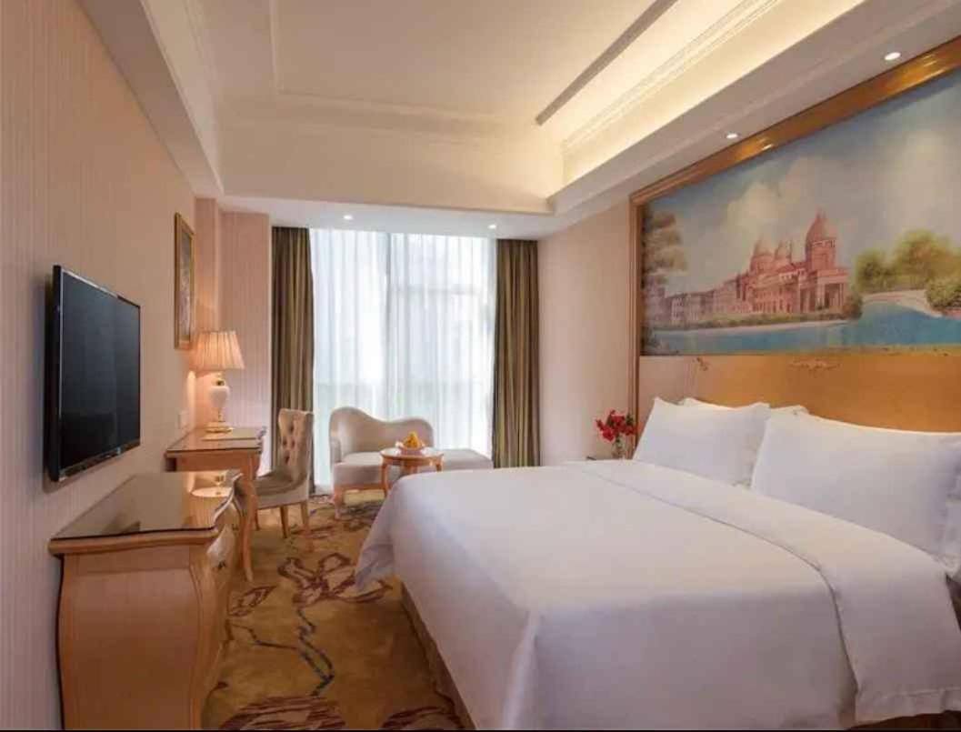 Vienna Hotel Shenzhen Baoneng City Plaza Zewnętrze zdjęcie